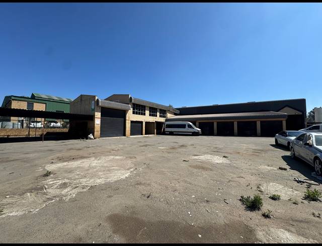 1,100M² WAREHOUSE FOR SALE IN ROBERTVILLE